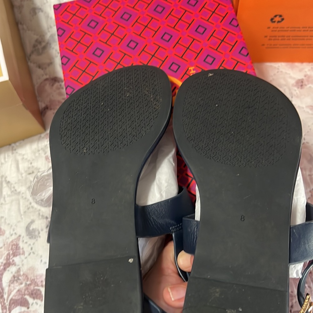 Tory Burch Navy Blue Leather Logo Thong Sandals with Gold Emblem - Picture 5 of 8